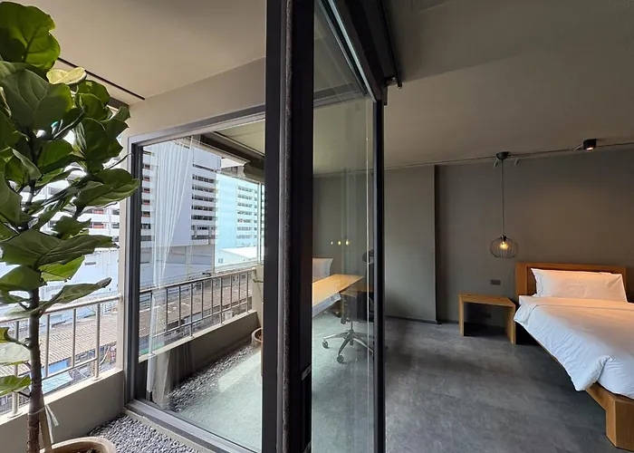 Centric Place Hotel